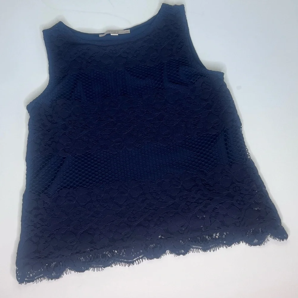 LOFT Lace Overlay Scalloped Hem Sleeveless Lined Navy Blue Top Blouse Size XXSP‎